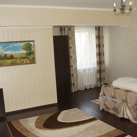 Home Hotel Astana Luaran gambar