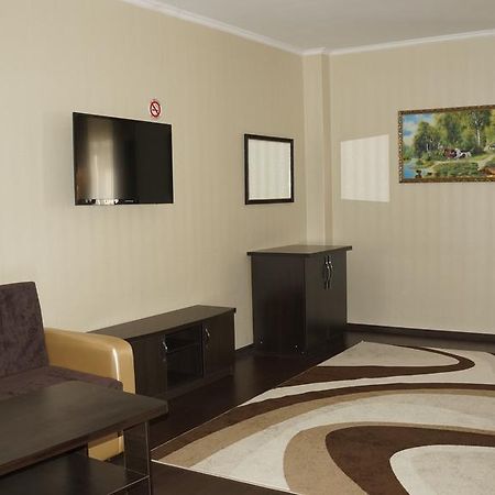 Home Hotel Astana Luaran gambar