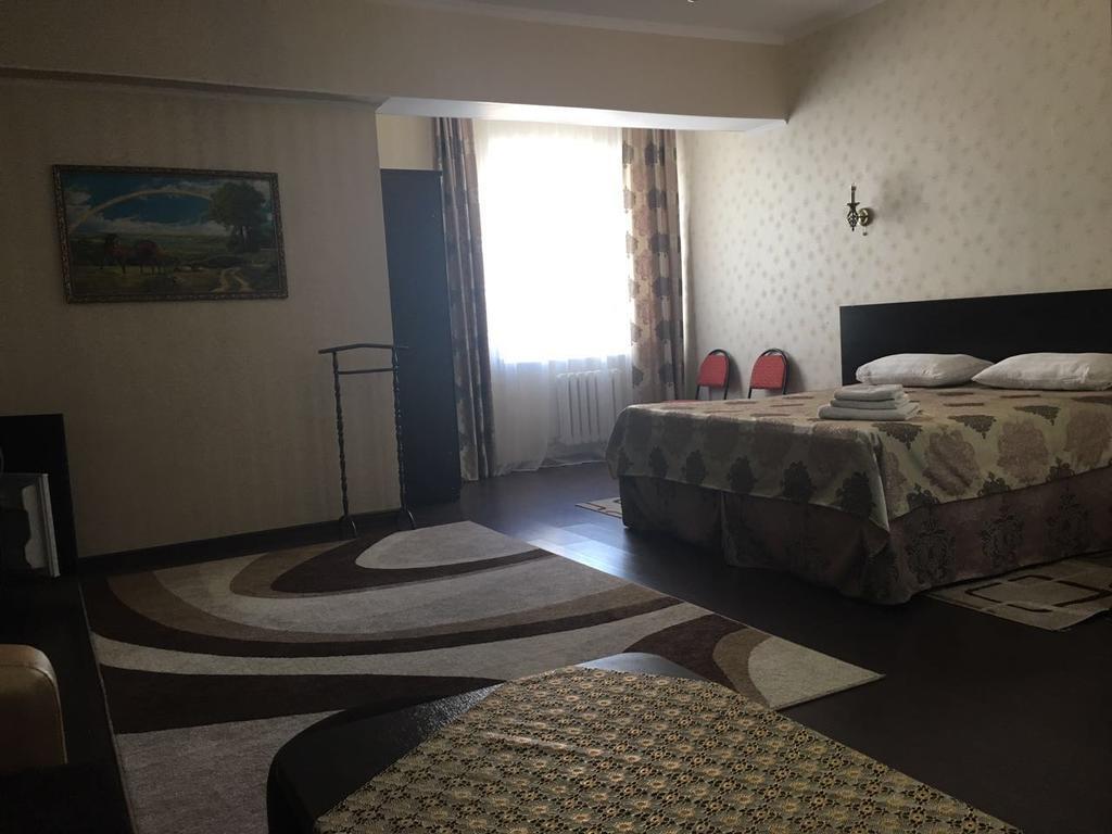 Home Hotel Astana Luaran gambar