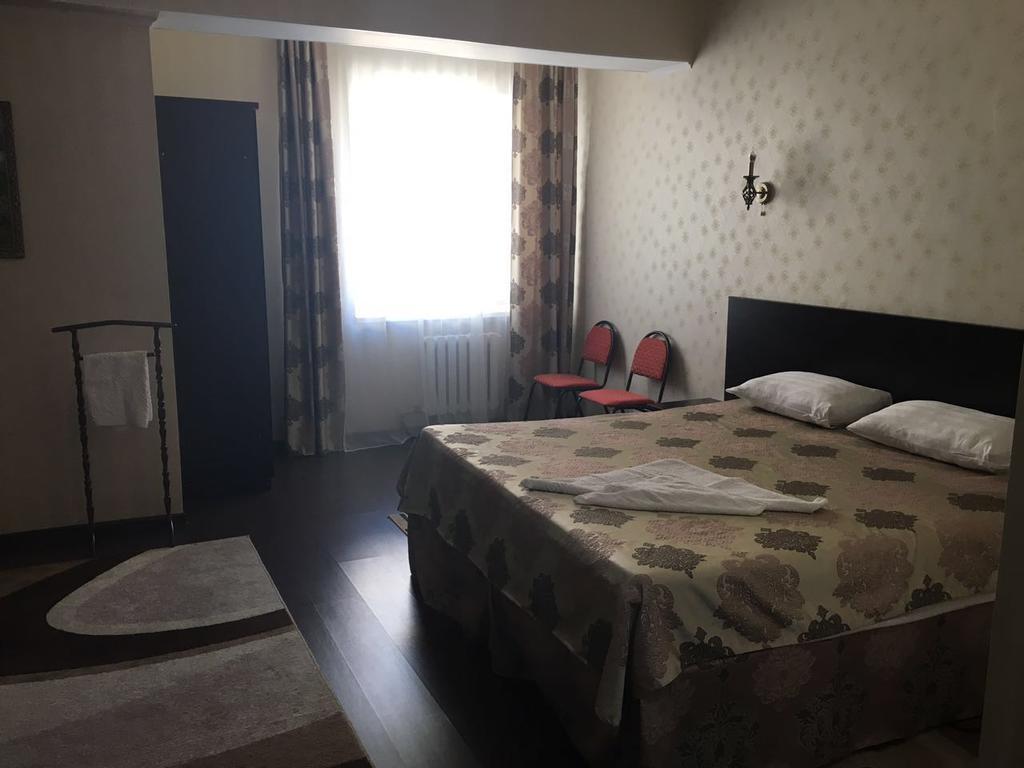 Home Hotel Astana Luaran gambar