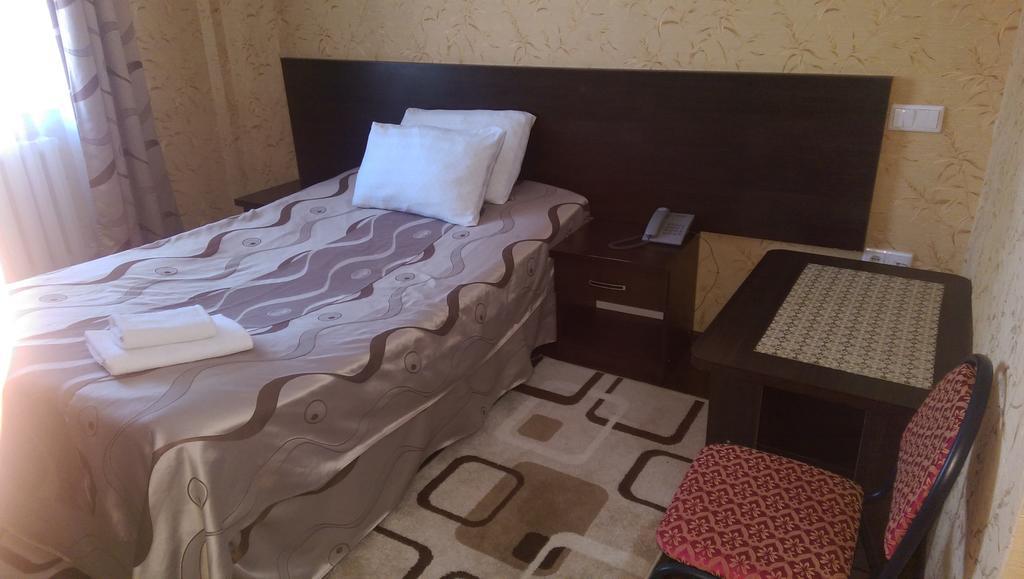 Home Hotel Astana Luaran gambar