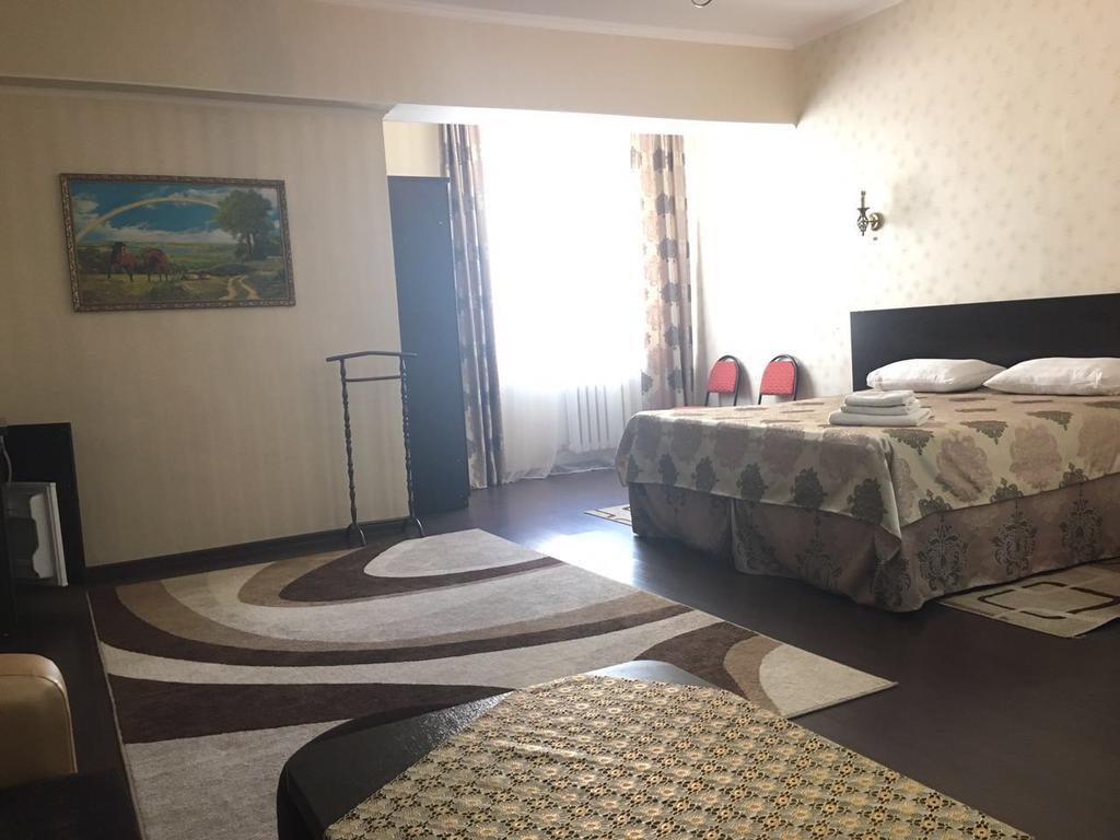 Home Hotel Astana Luaran gambar
