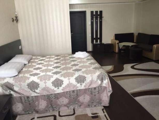 Home Hotel Astana Luaran gambar